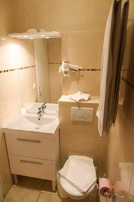 Hotel Vendome Aix-en-Provence 2*,